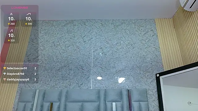 Snapshot of littleebonny chatting on 06-28-26, 07:53 littleebonny online show from 06-28-26, 07:53