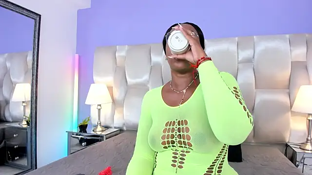 Snapshot of dirtyvictoria chatting on 09-27-25, 12:21 dirtyvictoria online show from 09-27-25, 12:21