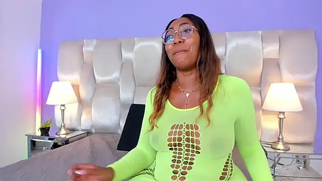 Snapshot of dirtyvictoria chatting on 09-28-25, 12:27 dirtyvictoria online show from 09-28-25, 12:27