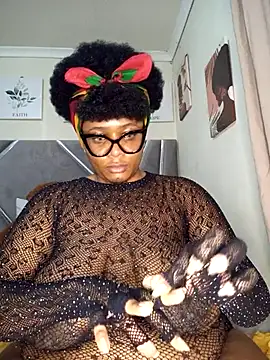 Snapshot of CocoBootyyy chatting on 10-15-25, 02:44 CocoBootyyy online show from 10-15-25, 02:44