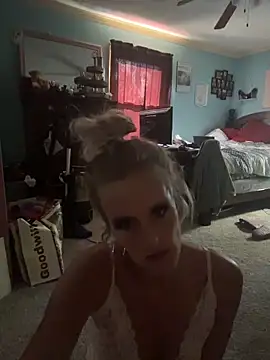 vixendoll87 online show from 11-12-25, 07:13