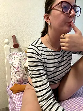 Snapshot of BeatriceTender chatting on 09-09-25, 01:21 BeatriceTender online show from 09-09-25, 01:21