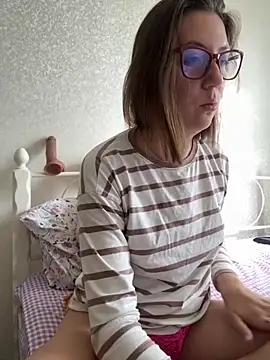 Snapshot of BeatriceTender chatting on 09-29-25, 06:07 BeatriceTender online show from 09-29-25, 06:07