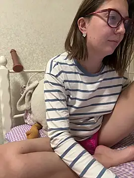 Snapshot of BeatriceTender chatting on 10-06-25, 07:22 BeatriceTender online show from 10-06-25, 07:22