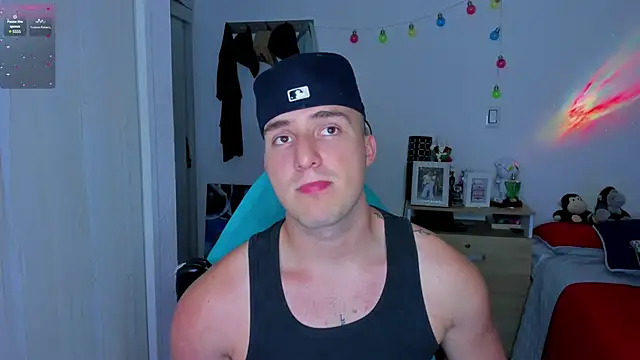 Snapshot of liam_oficial02 chatting on 01-24-25, 03:32 liam oficial02 online show from 01-24-25, 03:32