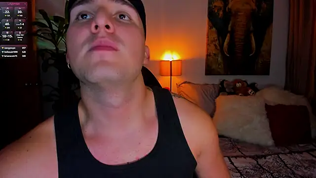 Snapshot of liam_oficial02 chatting on 02-26-25, 04:36 liam oficial02 online show from 02-26-25, 04:36