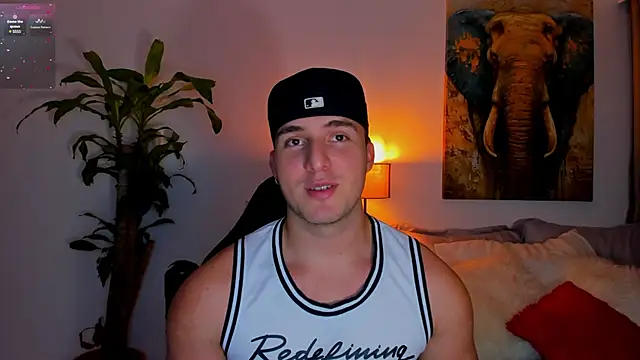 Snapshot of liam_oficial02 chatting on 03-06-25, 03:57 liam oficial02 online show from 03-06-25, 03:57