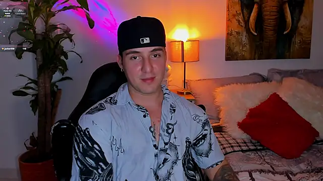 Snapshot of liam_oficial02 chatting on 03-16-25, 05:58 liam oficial02 online show from 03-16-25, 05:58