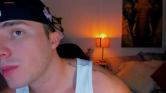 liam oficial02 online show from 03-17-25, 03:03