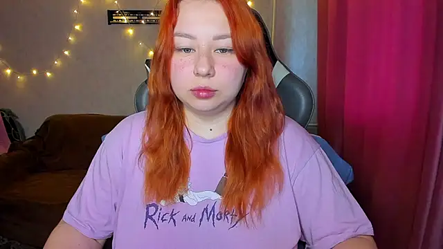 Snapshot of Milafoxxxy chatting on 09-23-25, 06:49 Milafoxxxy online show from 09-23-25, 06:49