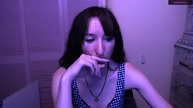 Snapshot of AmandaSell chatting on 12-30-24, 11:59 AmandaSell online show from 12-30-24, 11:59