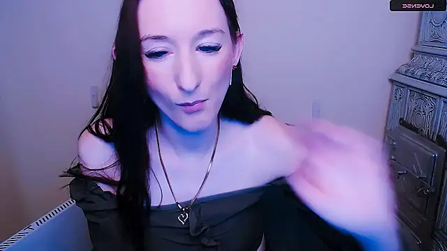 Snapshot of AmandaSell chatting on 02-07-25, 11:45 AmandaSell online show from 02-07-25, 11:45