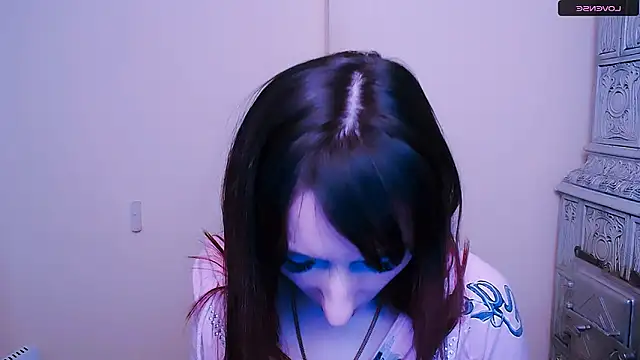 Snapshot of AmandaSell chatting on 02-13-25, 11:06 AmandaSell online show from 02-13-25, 11:06