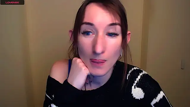 Snapshot of AmandaSell chatting on 02-27-25, 11:41 AmandaSell online show from 02-27-25, 11:41