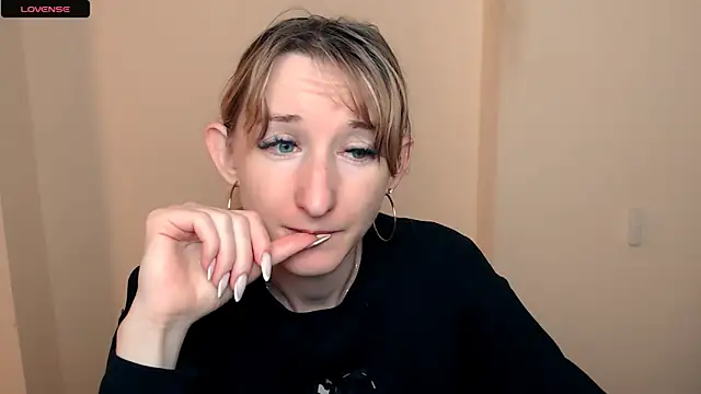 Snapshot of AmandaSell chatting on 09-18-25, 07:32 AmandaSell online show from 09-18-25, 07:32