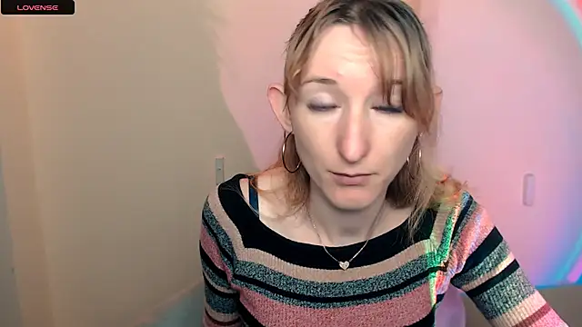 Snapshot of AmandaSell chatting on 09-25-25, 07:34 AmandaSell online show from 09-25-25, 07:34