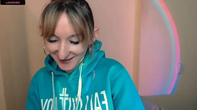 Snapshot of AmandaSell chatting on 09-30-25, 07:13 AmandaSell online show from 09-30-25, 07:13