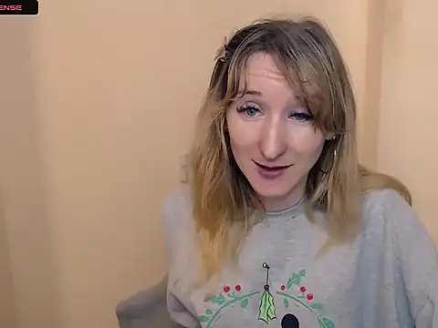 Snapshot of AmandaSell chatting on 10-02-25, 07:48 AmandaSell online show from 10-02-25, 07:48