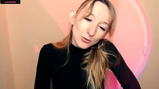 Snapshot of AmandaSell chatting on 10-15-25, 07:41 AmandaSell online show from 10-15-25, 07:41