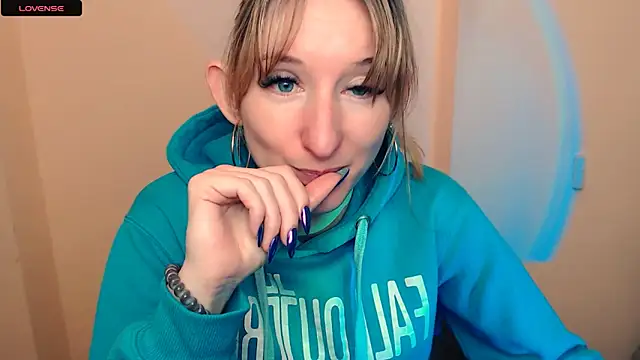 Snapshot of AmandaSell chatting on 10-16-25, 07:53 AmandaSell online show from 10-16-25, 07:53