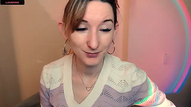 Snapshot of AmandaSell chatting on 10-29-25, 08:38 AmandaSell online show from 10-29-25, 08:38