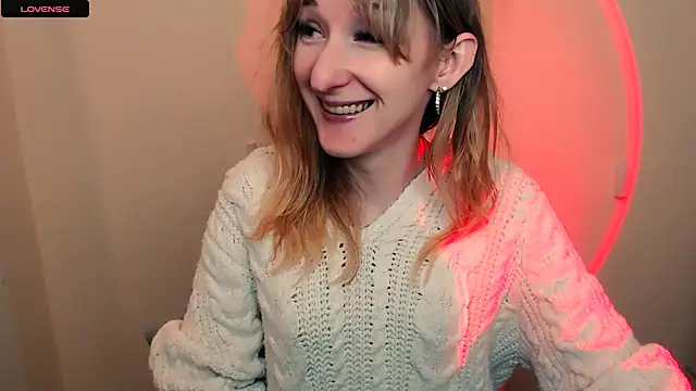 Snapshot of AmandaSell chatting on 11-18-25, 08:52 AmandaSell online show from 11-18-25, 08:52