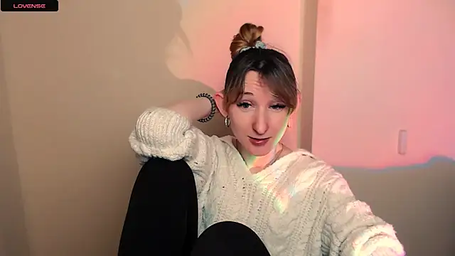 Snapshot of AmandaSell chatting on 11-21-25, 07:29 AmandaSell online show from 11-21-25, 07:29