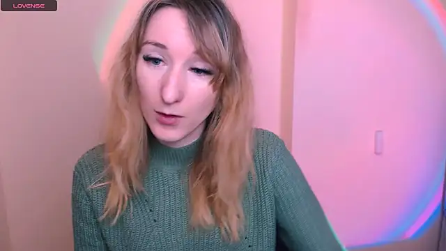 Snapshot of AmandaSell chatting on 11-30-25, 09:46 AmandaSell online show from 11-30-25, 09:46