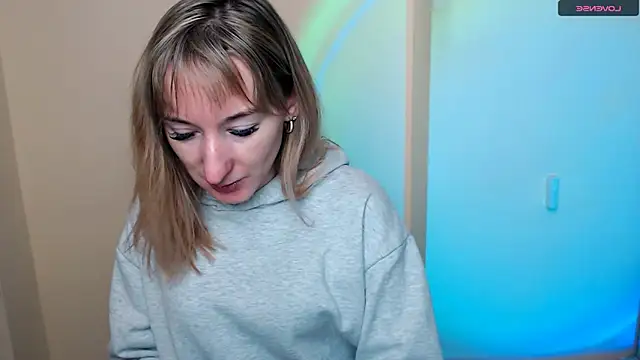 AmandaSell online show from 04-12-26, 08:19