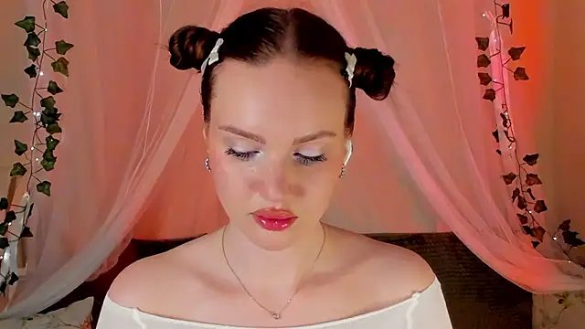 Snapshot of MishkaMe chatting on 12-25-24, 04:22 MishkaMe online show from 12-25-24, 04:22