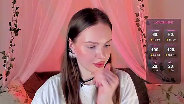 Snapshot of MishkaMe chatting on 01-09-25, 08:33 MishkaMe online show from 01-09-25, 08:33