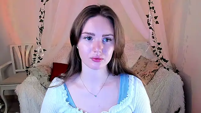 Snapshot of MishkaMe chatting on 10-12-25, 02:05 MishkaMe online show from 10-12-25, 02:05