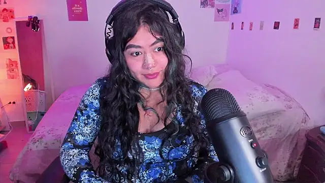 StephaniFox online show from 01-13-25, 08:37