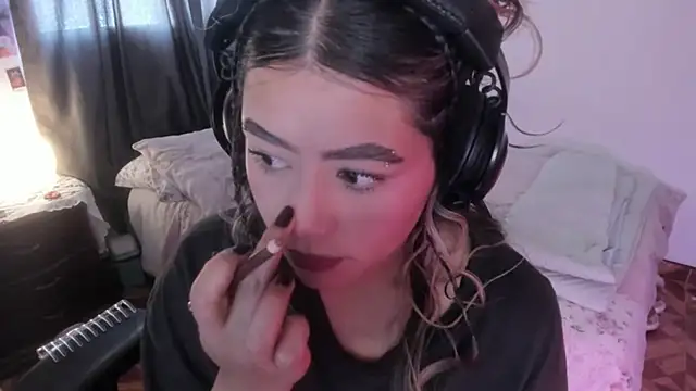 StephaniFox online show from 12-13-25, 07:53