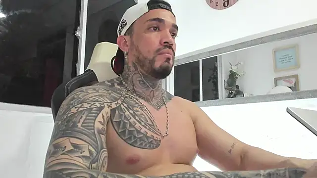 Snapshot of Angel_sex_latin chatting on 01-01-25, 01:47 Angel sex latin online show from 01-01-25, 01:47