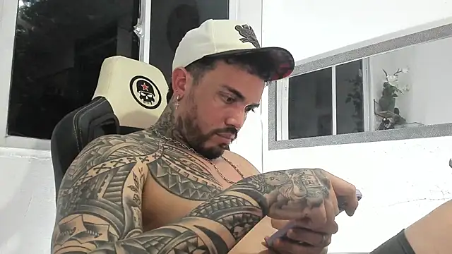 Snapshot of Angel_sex_latin chatting on 01-02-25, 03:48 Angel sex latin online show from 01-02-25, 03:48