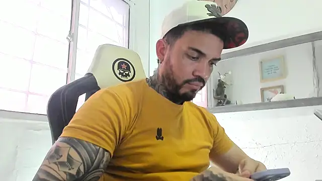 Snapshot of Angel_sex_latin chatting on 01-02-25, 08:57 Angel sex latin online show from 01-02-25, 08:57