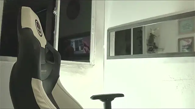 Snapshot of Angel_sex_latin chatting on 01-03-25, 03:27 Angel sex latin online show from 01-03-25, 03:27