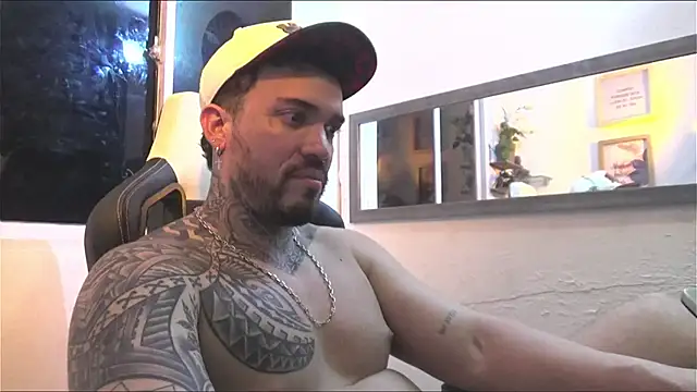 Snapshot of Angel_sex_latin chatting on 01-04-25, 09:32 Angel sex latin online show from 01-04-25, 09:32