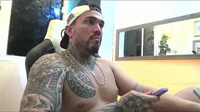 Snapshot of Angel_sex_latin chatting on 01-04-25, 11:38 Angel sex latin online show from 01-04-25, 11:38