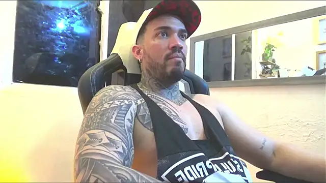 Snapshot of Angel_sex_latin chatting on 01-09-25, 04:19 Angel sex latin online show from 01-09-25, 04:19