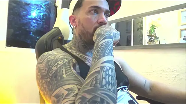 Snapshot of Angel_sex_latin chatting on 01-09-25, 08:24 Angel sex latin online show from 01-09-25, 08:24