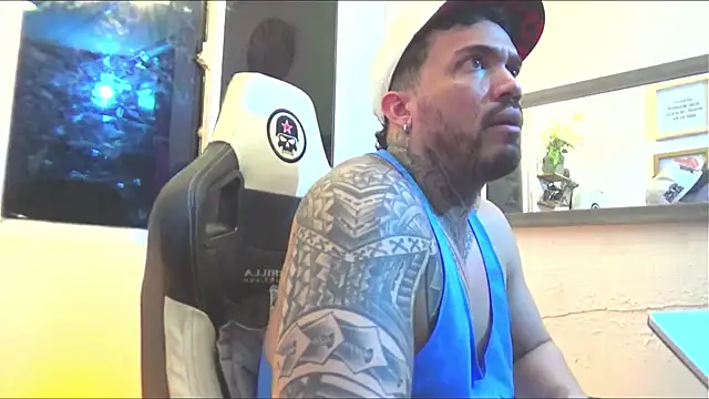 Snapshot of Angel_sex_latin chatting on 01-15-25, 09:56 Angel sex latin online show from 01-15-25, 09:56