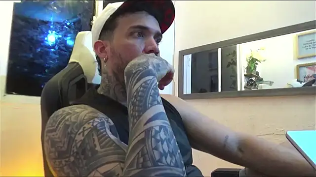 Snapshot of Angel_sex_latin chatting on 01-16-25, 03:56 Angel sex latin online show from 01-16-25, 03:56