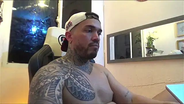 Snapshot of Angel_sex_latin chatting on 01-17-25, 06:47 Angel sex latin online show from 01-17-25, 06:47