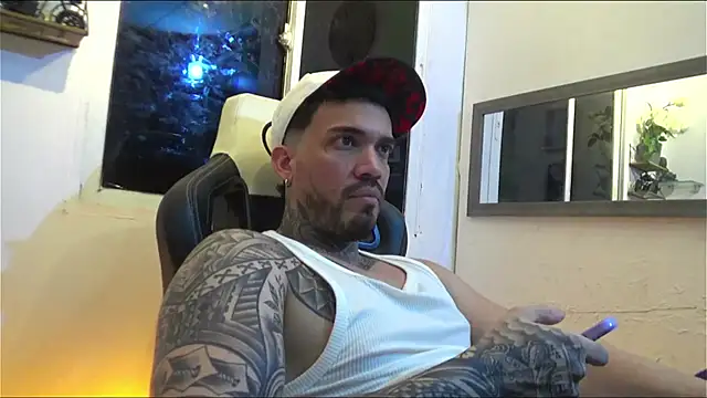 Snapshot of Angel_sex_latin chatting on 01-18-25, 03:31 Angel sex latin online show from 01-18-25, 03:31