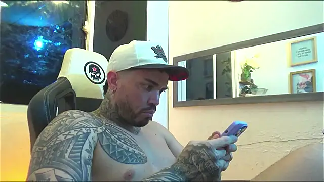 Snapshot of Angel_sex_latin chatting on 01-19-25, 12:28 Angel sex latin online show from 01-19-25, 12:28