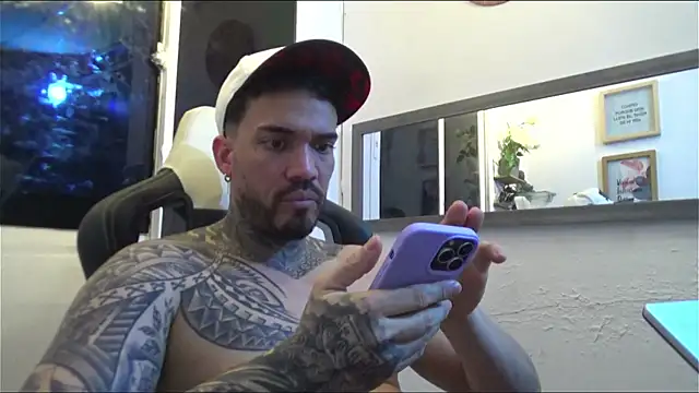 Snapshot of Angel_sex_latin chatting on 01-20-25, 04:54 Angel sex latin online show from 01-20-25, 04:54