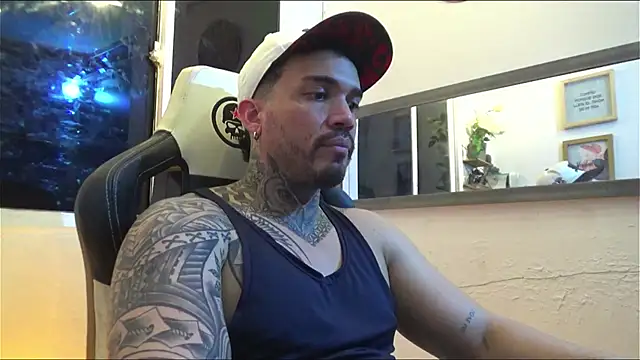 Snapshot of Angel_sex_latin chatting on 01-22-25, 04:23 Angel sex latin online show from 01-22-25, 04:23