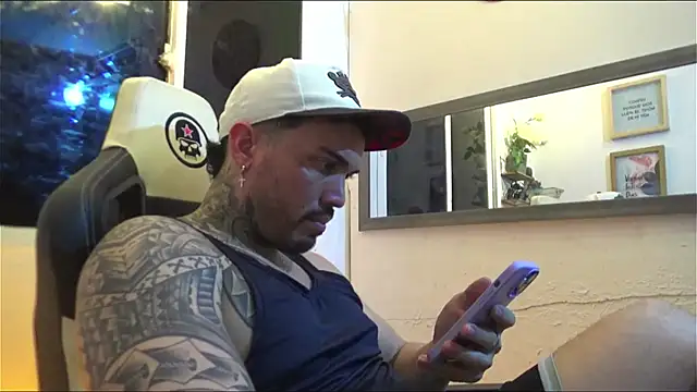 Snapshot of Angel_sex_latin chatting on 01-22-25, 07:25 Angel sex latin online show from 01-22-25, 07:25